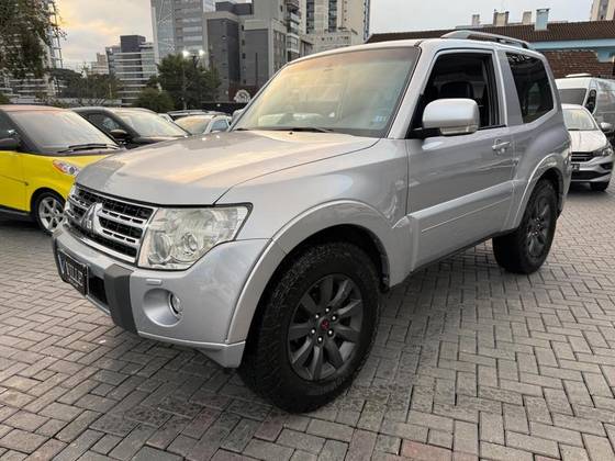 MITSUBISHI PAJERO FULL 3.2 HPE 4X4 16V TURBO INTERCOOLER DIESEL 2P AUTOMÁTICO MITSUBISHI PAJERO FULL 3.2 HPE 4X4 16V TURBO INTERCOOLER DIESEL 2P AUTOMÁTICO